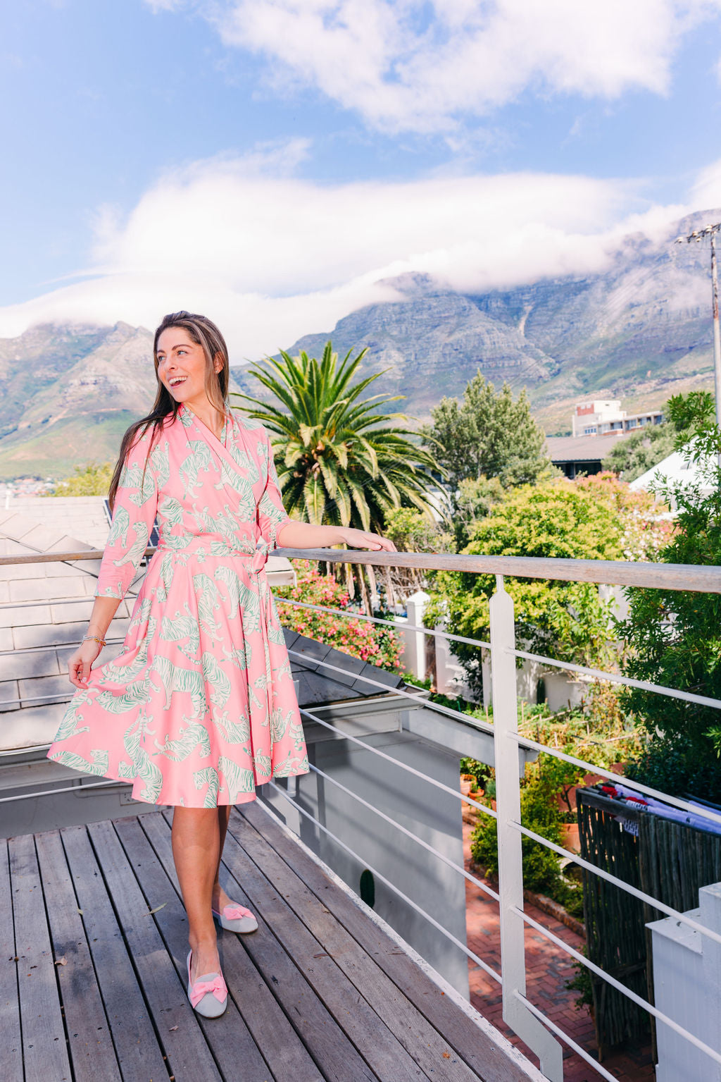 Grey-pink bow loafers