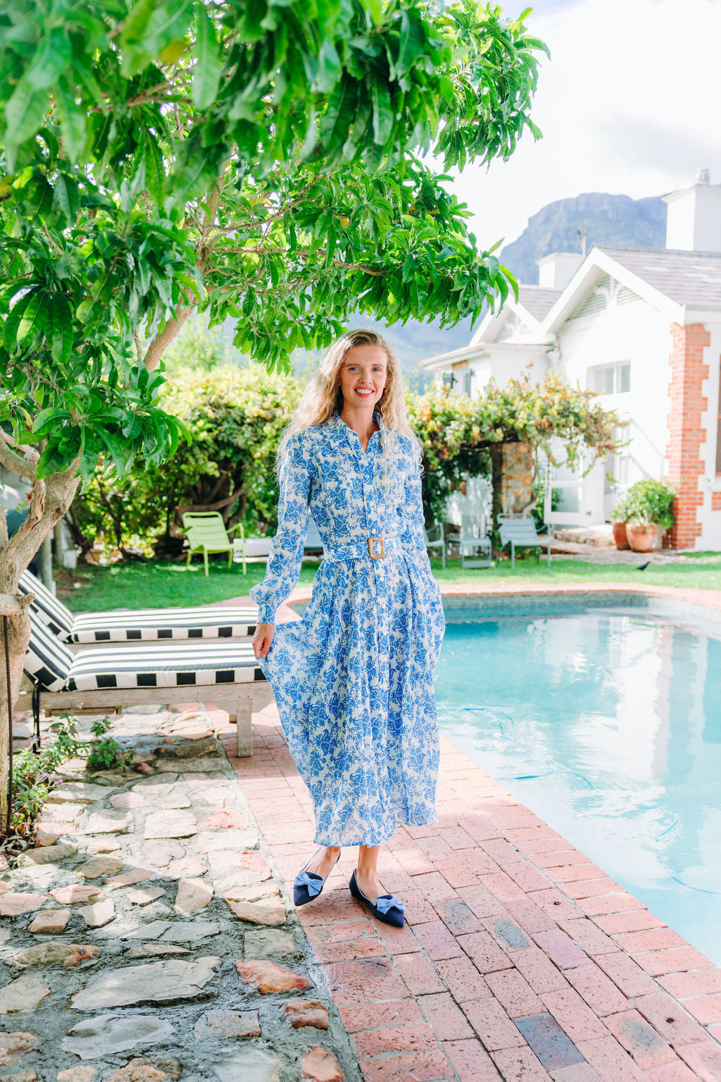 Blu-Onda Pointy Bow Loafer