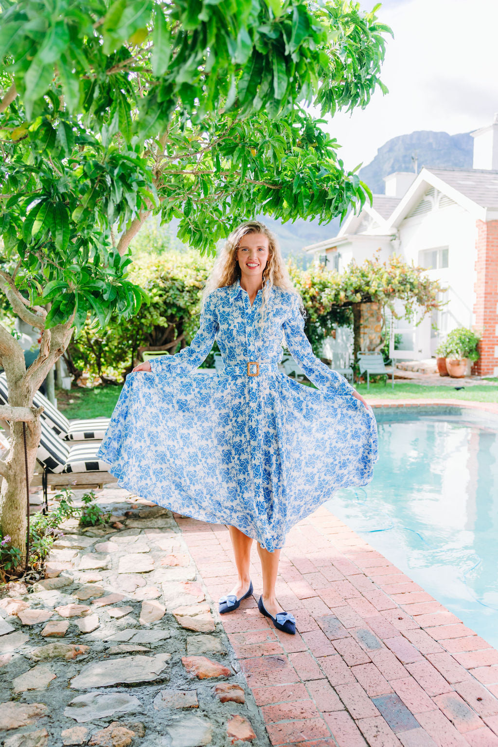 Blu-Onda Pointy Bow Loafer