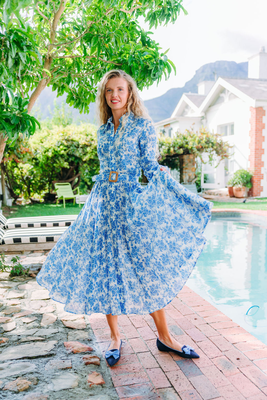 Blu-Onda Pointy Bow Loafer