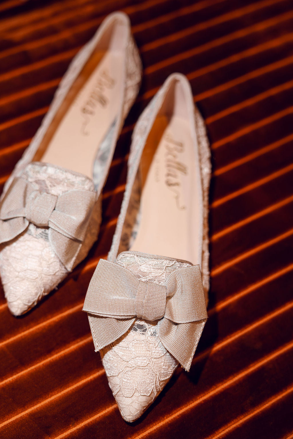 Beige Lace Schleifenloafer Pointy