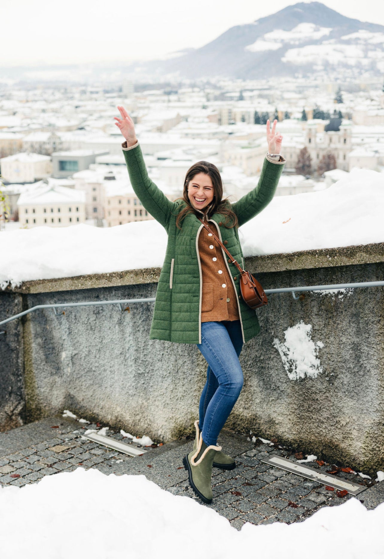 Chelseaboots Olive mit Lammfell gefüttert