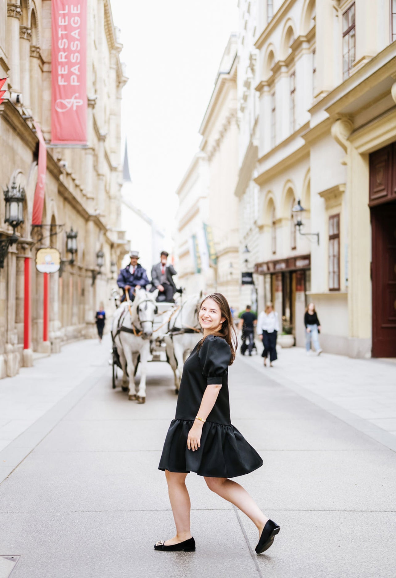 Ballerina Black Velvet Glitzer