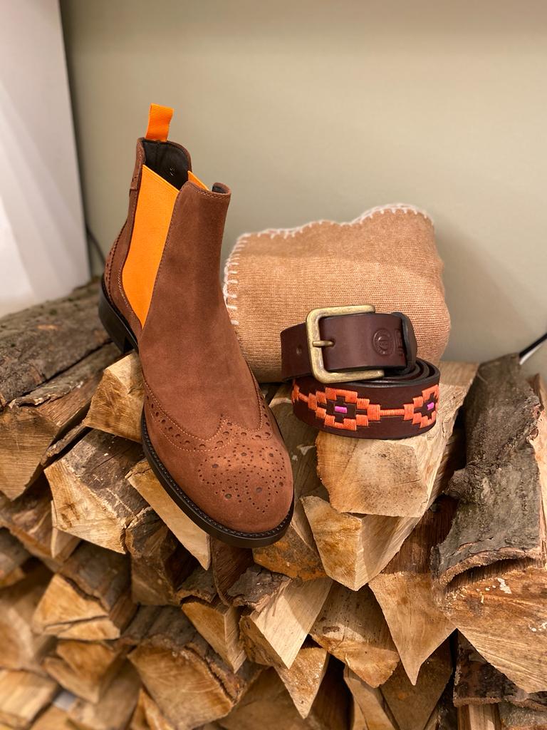 Herren Chelseaboot Snuff Budapester Muster