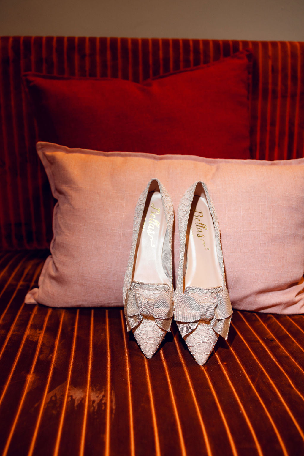 Beige Lace Schleifenloafer Pointy