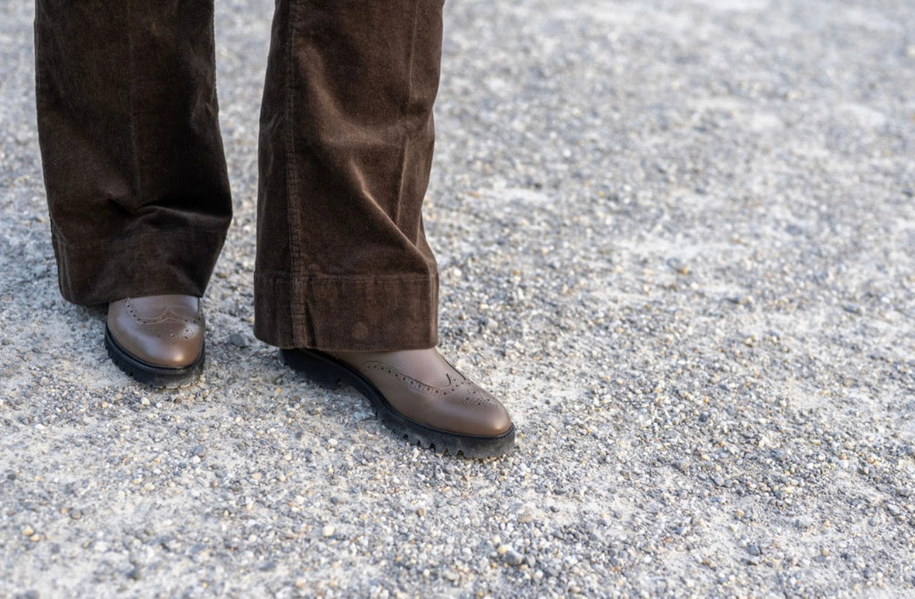 Taupe Budapester Stiefelette gefüttert