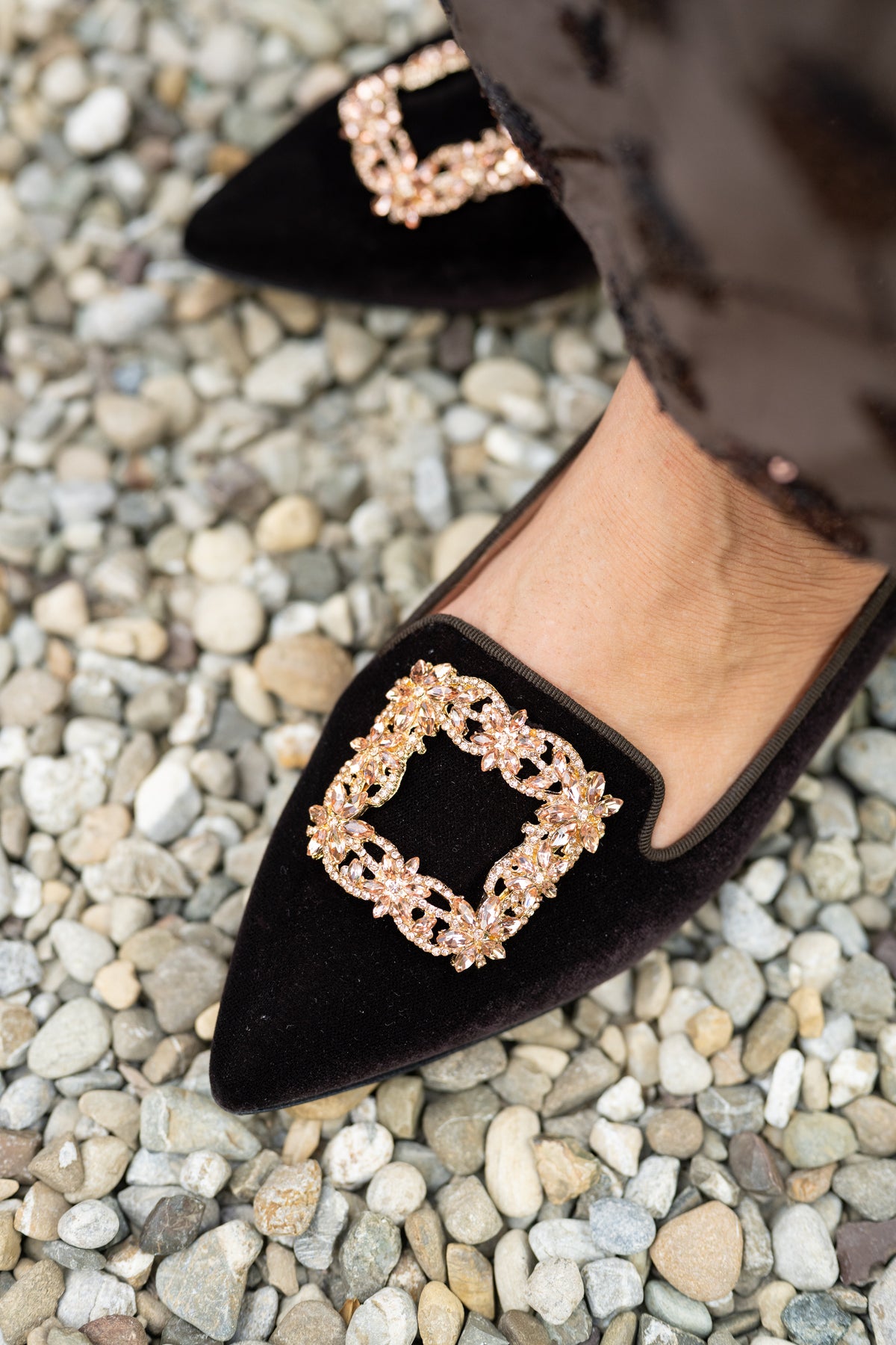 T.Moro Velvet Glitter Buckle Pointy Loafer