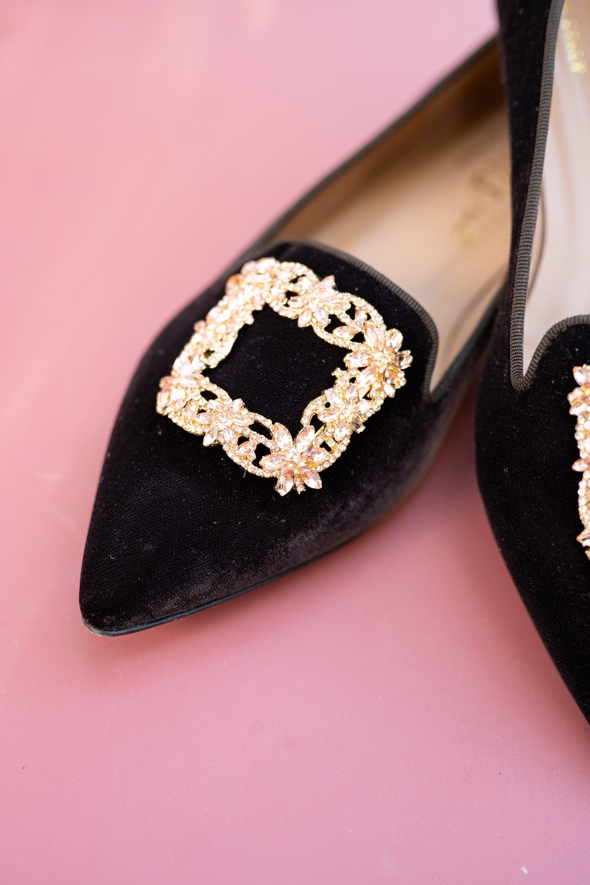 T.Moro Velvet Glitter Buckle Pointy Loafer