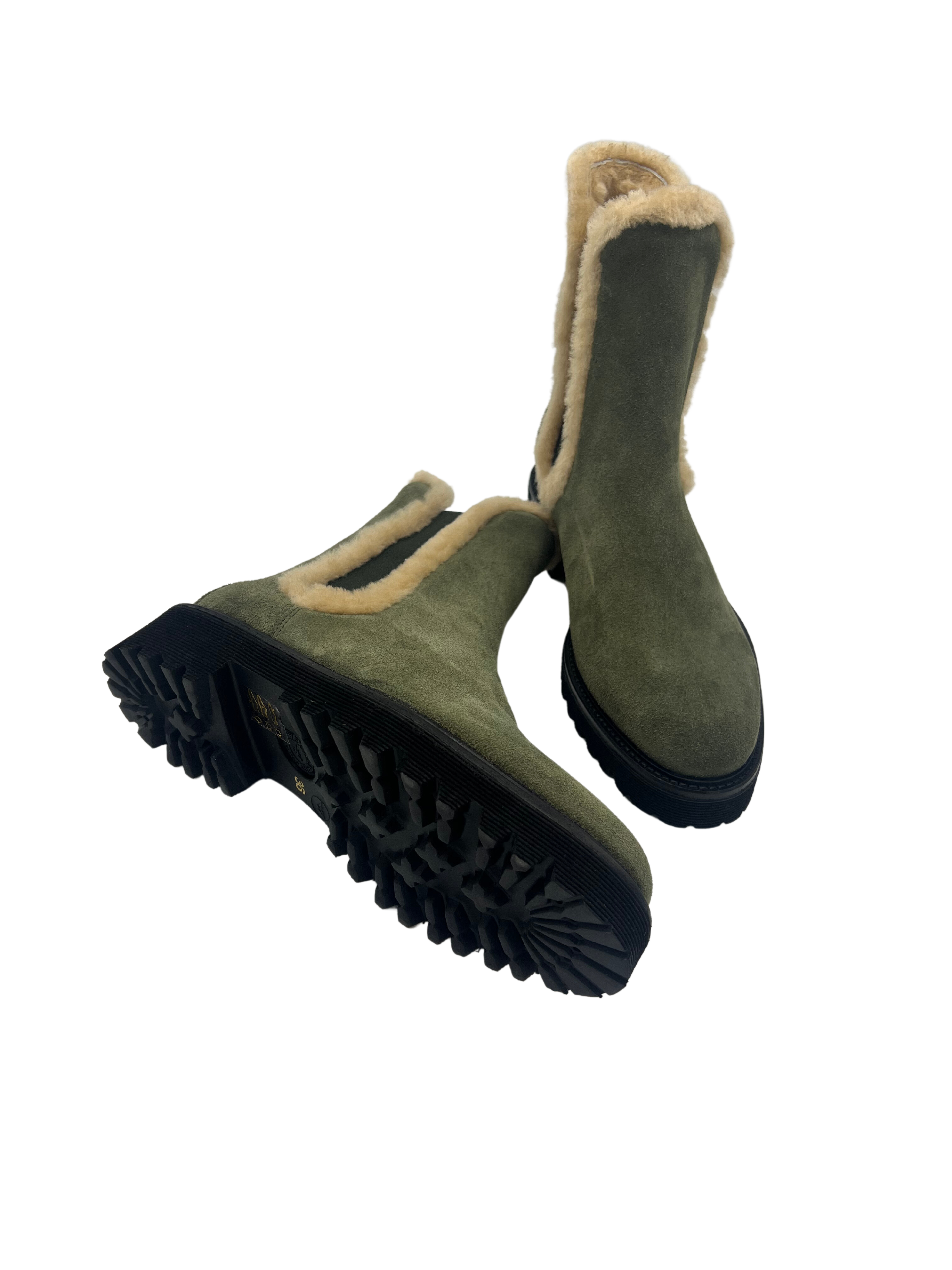 Chelseaboots Olive mit Lammfell gefüttert